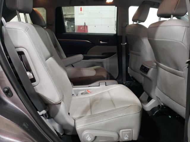 Photo 11 from auction – 2019 TOYOTA HIGHLANDER with VIN 5TDDZRFH3KS715430
