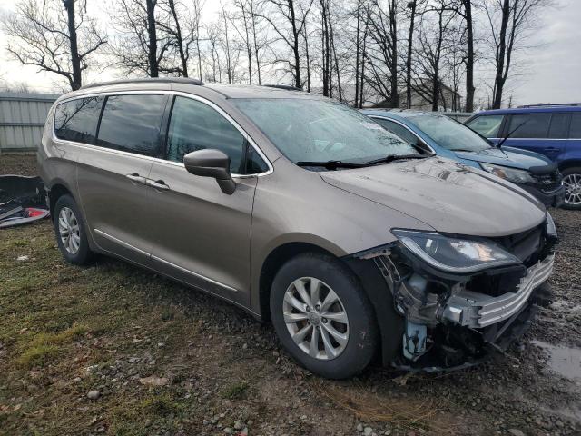 Photo 4 from auction – 2017 CHRYSLER PACIFICA T with VIN 2C4RC1BG1HR534799