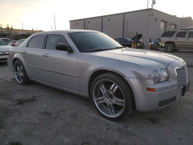Photo 4 from auction – 2008 CHRYSLER 300 LX with VIN 2C3KA43R08H291912