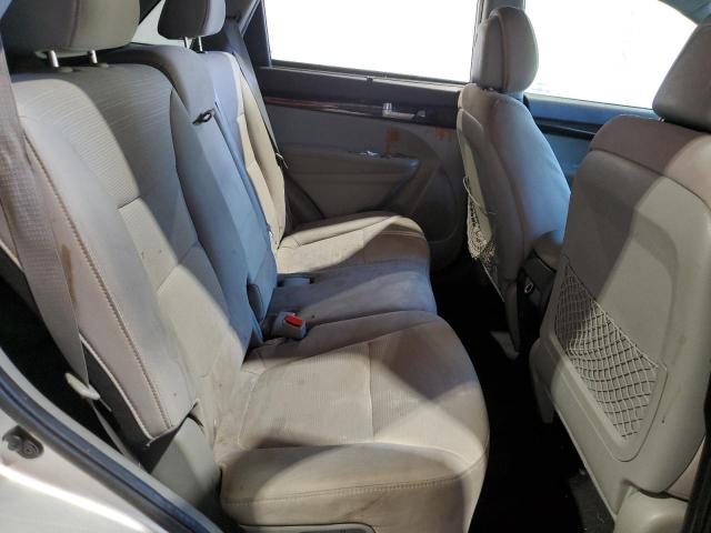 Photo 11 from auction – 2014 KIA SORENTO LX with VIN 5XYKTCA65EG527988