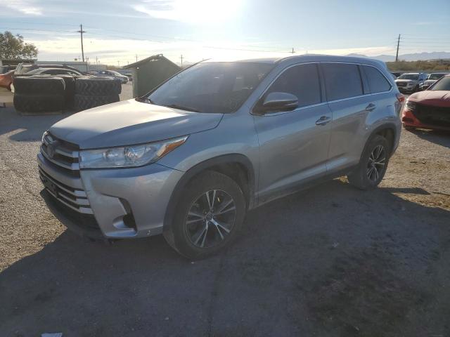 TOYOTA HIGHLANDER 2019 with VIN 5TDZARFH7KS045121 - Photo from auction
