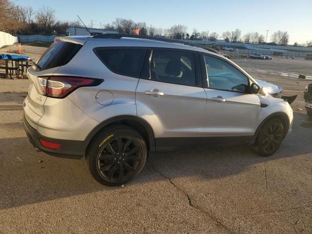 Photo 3 from auction – 2017 FORD ESCAPE SE with VIN 1FMCU0GD0HUD18341