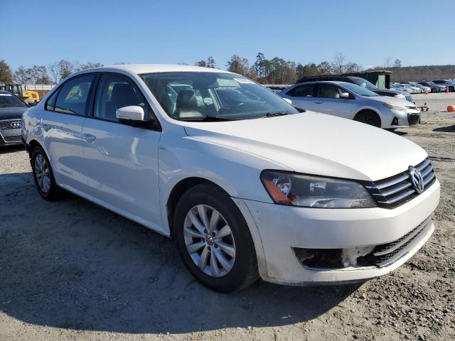 Photo 4 from auction – 2014 VOLKSWAGEN PASSAT S with VIN 1VWAT7A33EC065957