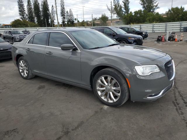 Photo 4 from auction – 2019 CHRYSLER 300 TOURIN with VIN 2C3CCARG6KH676403