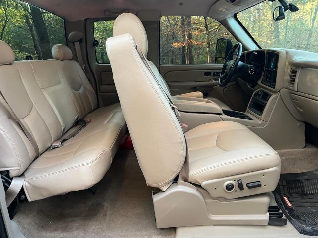 Photo 9 from auction – 2004 CHEVROLET SILVERADO with VIN 1GCHC29U74E199021
