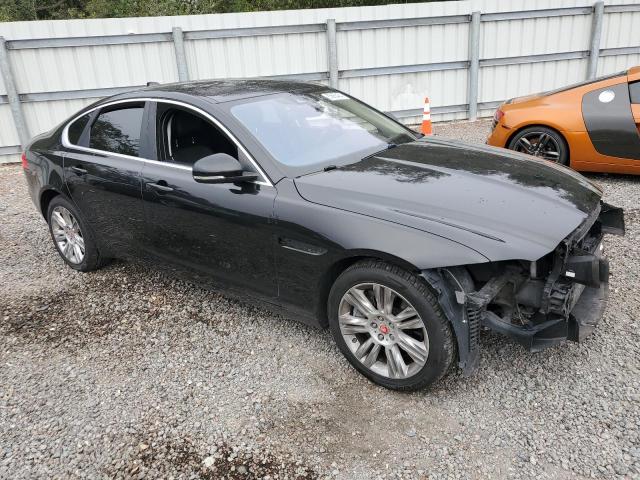 Zdjęcie 4 z aukcji – 2017 JAGUAR XF PREMIUM z VIN SAJBD4BVXHCY35547