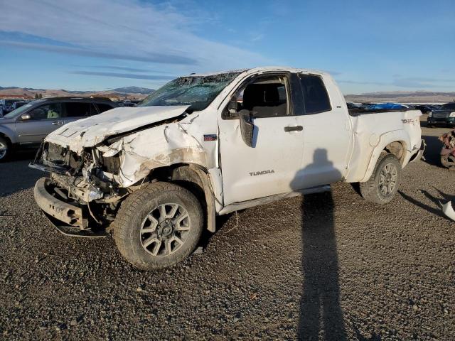 TOYOTA TUNDRA DOU 2012 with VIN 5TFUY5F18CX215306 - Photo from auction