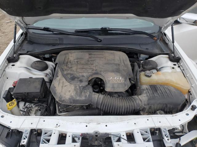 Photo 11 from auction – 2015 CHRYSLER 300C with VIN 2C3CCAKG6FH810844