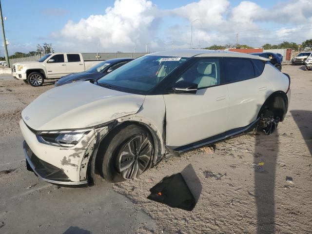 KIA EV6 LIGHT 2022 with VIN KNDC3DLC2N5043668 - Photo from auction
