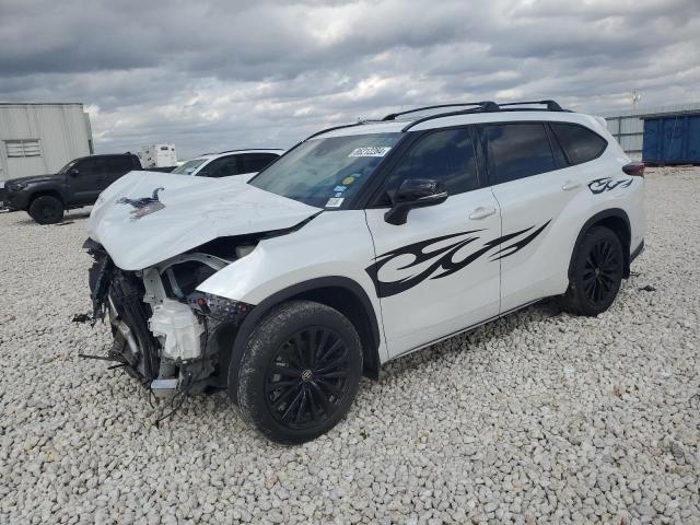 TOYOTA HIGHLANDER 2024 with VIN 5TDKDRAHXRS537958 - Photo from auction