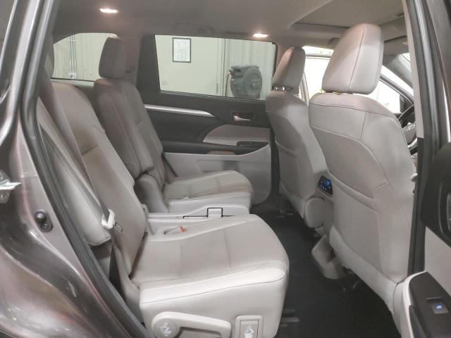 Photo 11 from auction – 2018 TOYOTA HIGHLANDER with VIN 5TDJZRFH7JS542352
