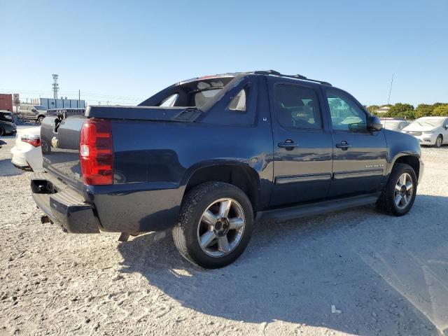 Photo 3 from auction – 2011 CHEVROLET AVALANCHE with VIN 3GNTKFE30BG217180