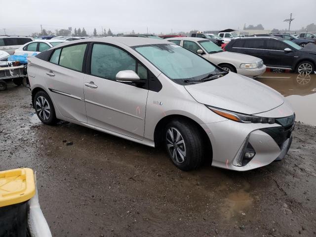 Photo 4 from auction – 2018 TOYOTA PRIUS PRIM with VIN JTDKARFP0J3071052