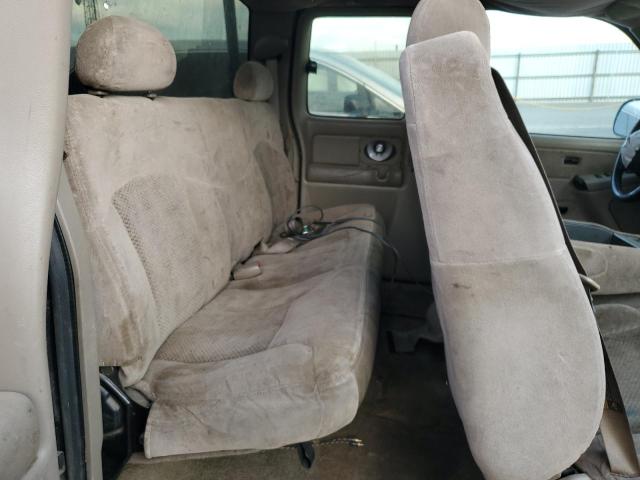 Photo 10 from auction – 2002 CHEVROLET SILVERADO with VIN 2GCEC19V321124644