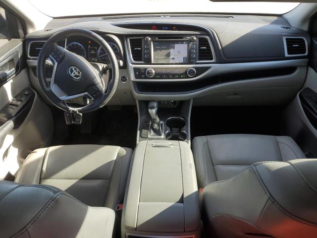Photo 8 from auction – 2018 TOYOTA HIGHLANDER with VIN 5TDKZRFH0JS266357