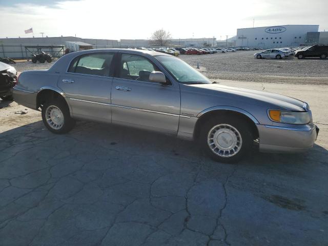 Photo 4 from auction – 2000 LINCOLN TOWN CAR E with VIN 1LNHM81W0YY867447
