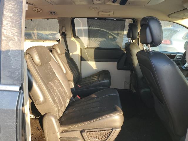 Photo 11 from auction – 2010 CHRYSLER TOWN & COU with VIN 2A4RR8D15AR441266