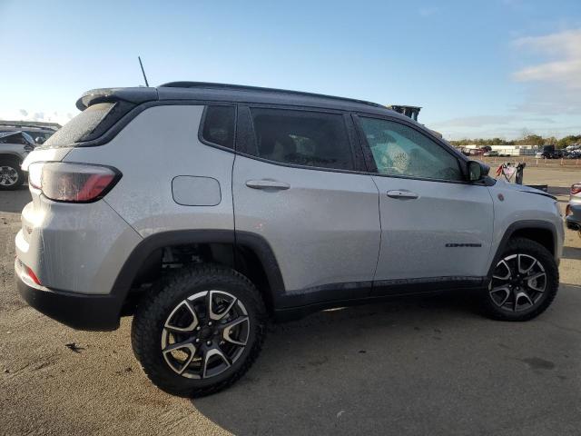 Photo 3 from auction – 2024 JEEP COMPASS TR with VIN 3C4NJDDN5RT108095