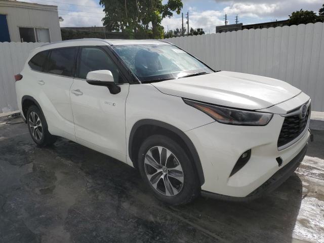 Photo 4 from auction – 2021 TOYOTA HIGHLANDER with VIN 5TDGARAH4MS506311
