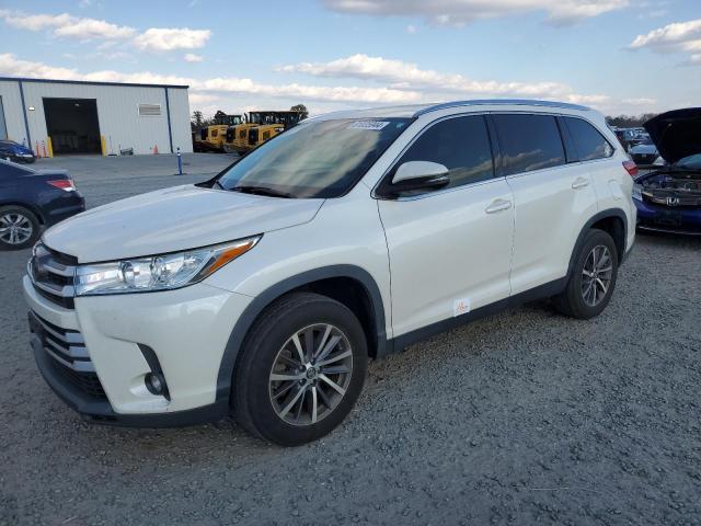Photo 1 from auction – 2019 TOYOTA HIGHLANDER with VIN 5TDKZRFH1KS556334