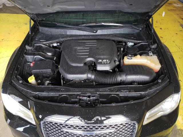 Photo 11 from auction – 2018 CHRYSLER 300 LIMITE with VIN 2C3CCAEG3JH137130