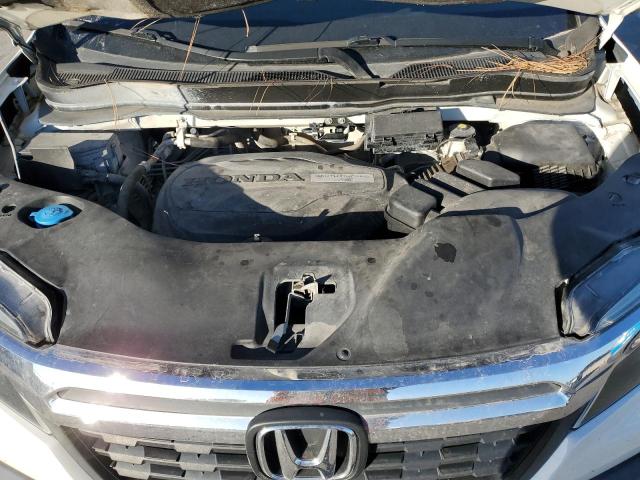 Photo 11 from auction – 2017 HONDA RIDGELINE with VIN 5FPYK3F65HB030514
