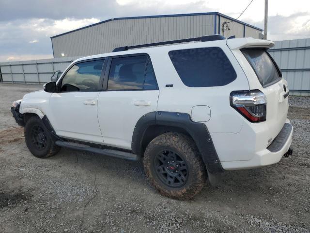 Photo 2 from auction – 2017 TOYOTA 4RUNNER SR with VIN JTEBU5JR9H5438727