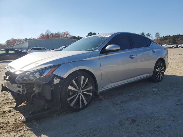 NISSAN ALTIMA SV 2019 with VIN 1N4BL4DV3KC130455 - Photo from auction