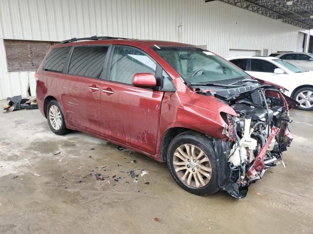 Photo 4 from auction – 2011 TOYOTA SIENNA XLE with VIN 5TDYK3DCXBS106944