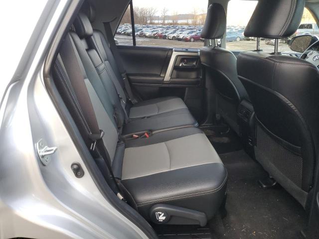 Photo 11 from auction – 2016 TOYOTA 4RUNNER SR with VIN JTEBU5JR0G5296198