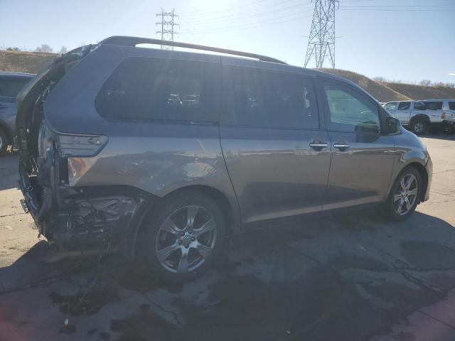 Photo 3 from auction – 2017 TOYOTA SIENNA SE with VIN 5TDXZ3DCXHS843271