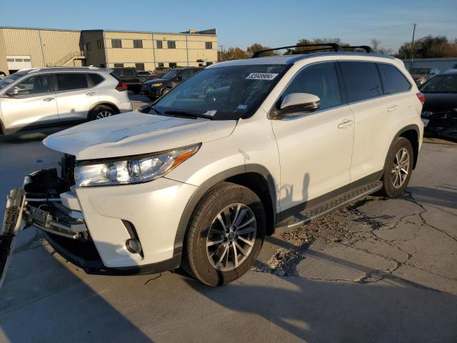 TOYOTA HIGHLANDER 2019 with VIN 5TDKZRFHXKS334794 - Photo from auction