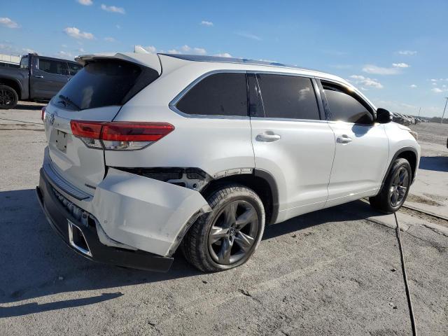 Photo 3 from auction – 2017 TOYOTA HIGHLANDER with VIN 5TDYZRFH3HS210448