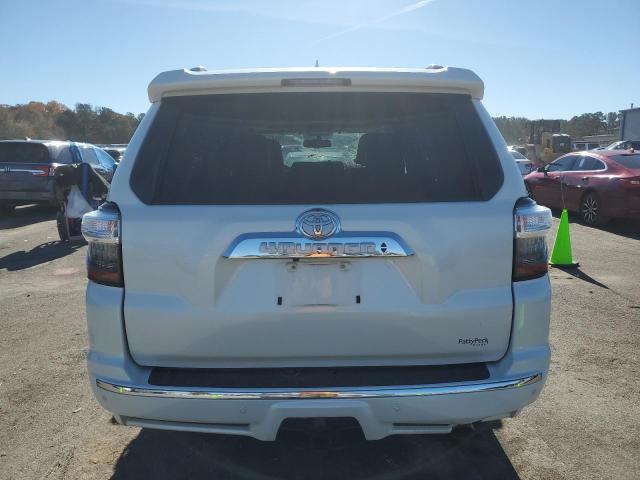 Photo 6 from auction – 2018 TOYOTA 4RUNNER SR with VIN JTEBU5JRXJ5497050