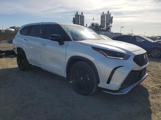Photo 4 from auction – 2023 TOYOTA HIGHLANDER with VIN 5TDKDRBH6PS008695