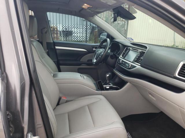 Photo 5 from auction – 2019 TOYOTA HIGHLANDER with VIN 5TDKZRFH8KS321963