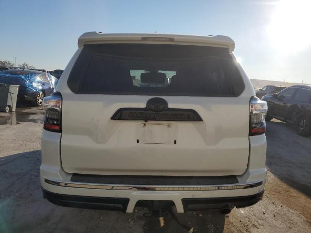 Photo 6 from auction – 2020 TOYOTA 4RUNNER SR with VIN JTEBU5JRXL5764822