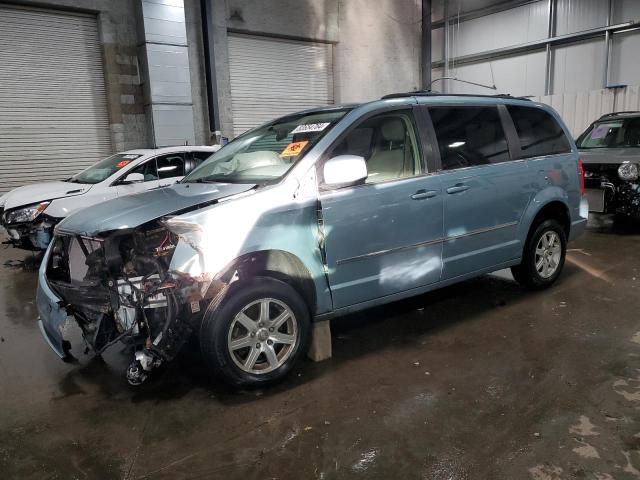 Photo 1 from auction – 2010 CHRYSLER TOWN & COU with VIN 2A4RR5D16AR261583