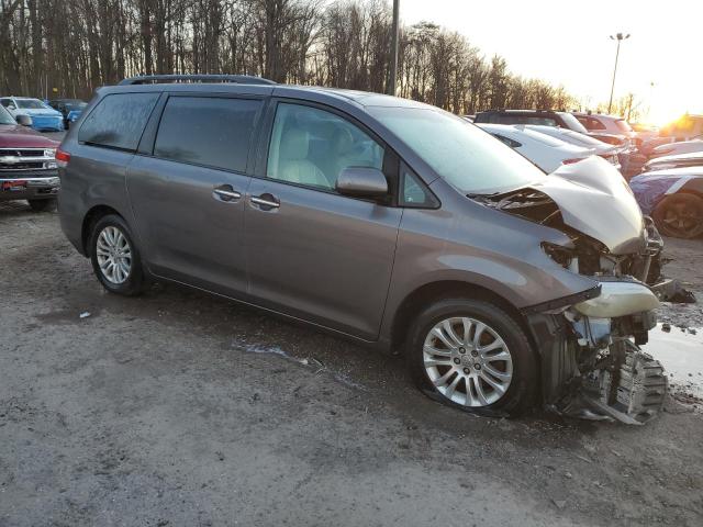 Photo 4 from auction – 2011 TOYOTA SIENNA XLE with VIN 5TDYK3DC2BS088035