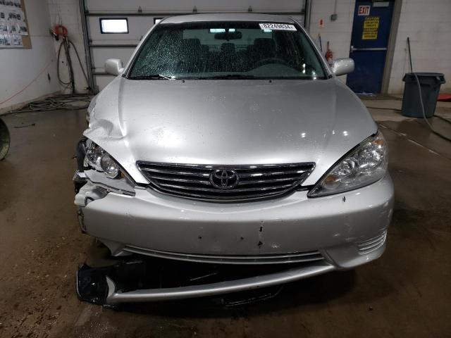 Photo 5 from auction – 2005 TOYOTA CAMRY LE with VIN 4T1BF32K35U086083