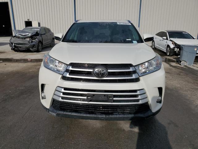 Photo 5 from auction – 2018 TOYOTA HIGHLANDER with VIN 5TDJZRFH8JS552002