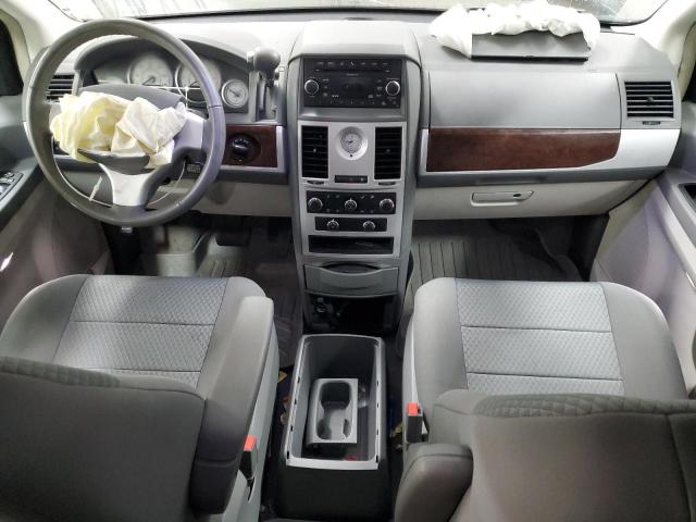 Photo 8 from auction – 2010 CHRYSLER TOWN & COU with VIN 2A4RR5D15AR494077