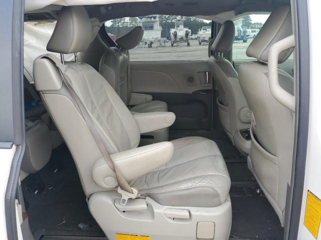 Photo 11 from auction – 2011 TOYOTA SIENNA XLE with VIN 5TDYK3DC7BS027540