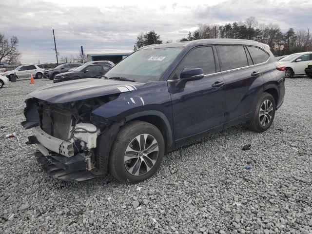 TOYOTA HIGHLANDER 2022 with VIN 5TDHZRAH5NS103646 - Photo from auction