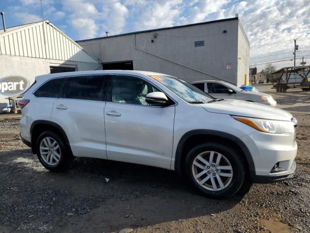 Photo 4 from auction – 2015 TOYOTA HIGHLANDER with VIN 5TDBKRFH6FS221774