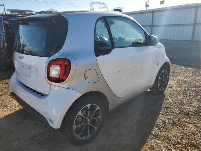 Photo 3 from auction – 2017 SMART FORTWO with VIN WMEFJ5DA6HK219988