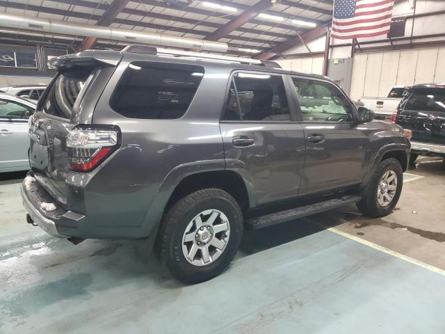 Photo 3 from auction – 2016 TOYOTA 4RUNNER SR with VIN JTEBU5JR1G5397167