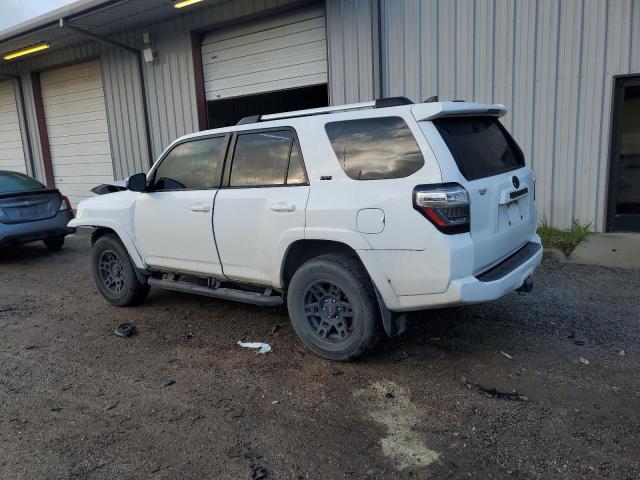 Photo 2 from auction – 2021 TOYOTA 4RUNNER SR with VIN JTEMU5JR4M5876512