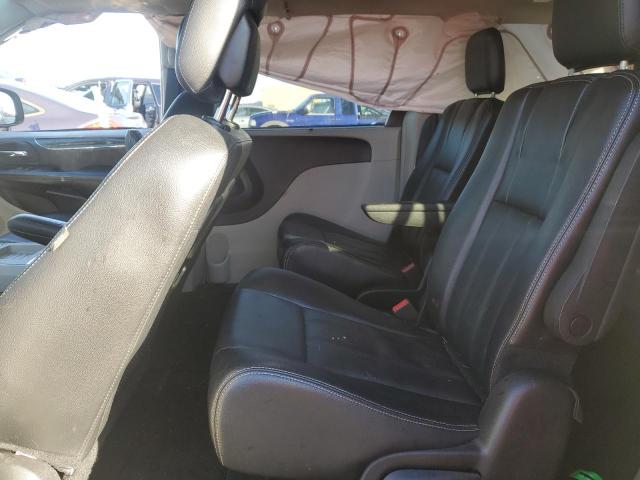Photo 11 from auction – 2015 CHRYSLER TOWN & COU with VIN 2C4RC1BGXFR505508