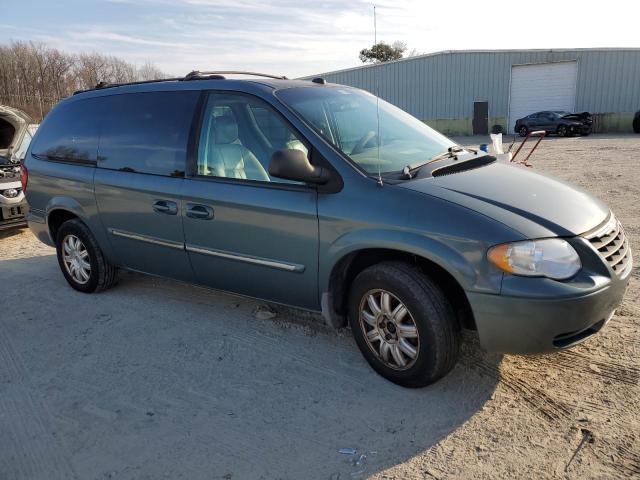 Photo 4 from auction – 2005 CHRYSLER TOWN & COU with VIN 2C8GP54L65R432986